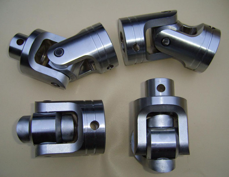 万向轴的拆卸需要注意哪些细节问题 万向轴的拆卸需要注意哪些细节问题